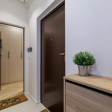 Wide Open Sky Terrace 1 Bdr