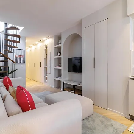 Wide Open Sky Terrace 1 Bdr