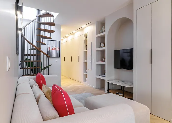 Wide Open Sky Terrace 1 Bdr Apartment