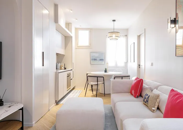 Wide Open Sky Terrace 1 Bdr Nice