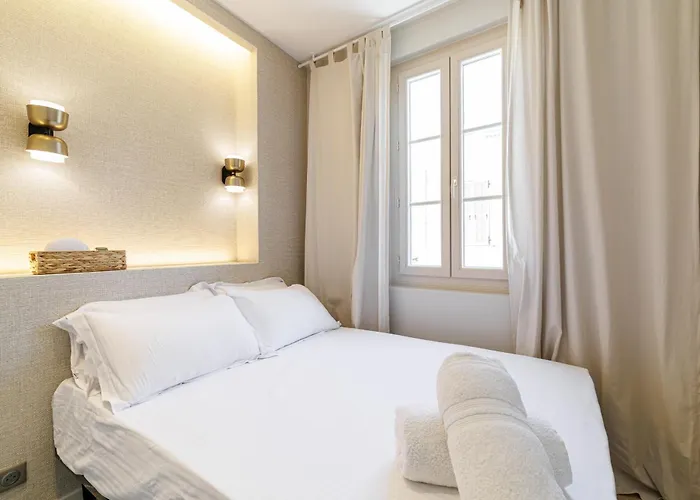 Wide Open Sky Terrace 1 Bdr *
