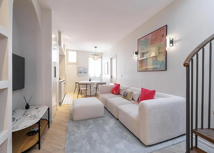 Wide Open Sky Terrace 1 Bdr Apartment Nice